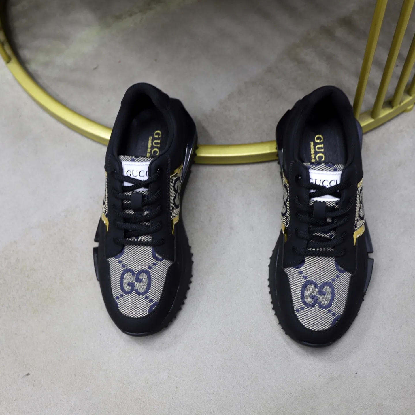 Ex-factory price: 462💰🙅‍♂️🙅‍♂️🙅‍♂️ Brand: GUCCI Standard code: 38-44 (45 customized) Grade: Same as the official website Material: Original material splicing Comfortable and breathable lining Lightweight and wear-resistant sports outsole Style category: Men's fashionable casual shoes Running sneakers Distinguished luxury brand elements Top luxury Color: actual picture color